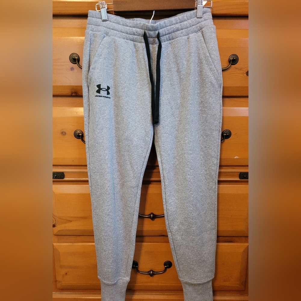 NWT Under Armour fleece joggers